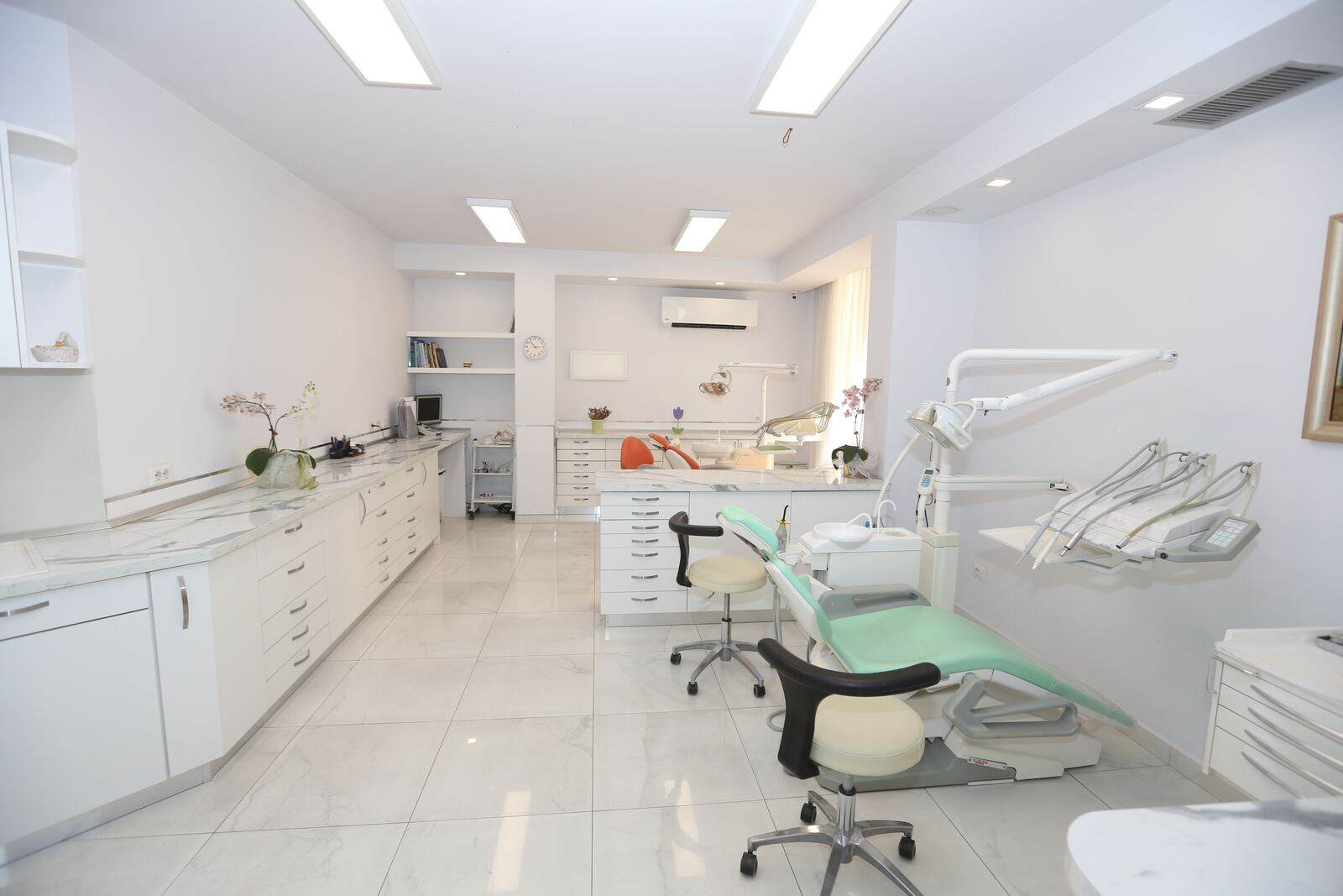 Poltrona dentale e postazione di trattamento
